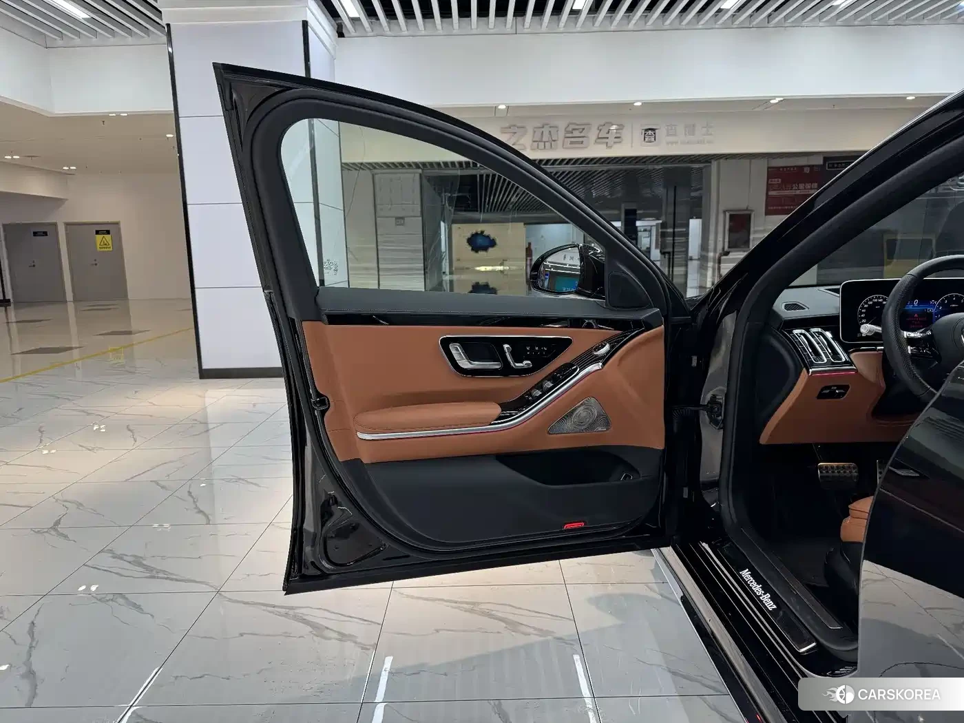 Mercedes-Benz S-Class 2024 Черный из Китая, фото 3