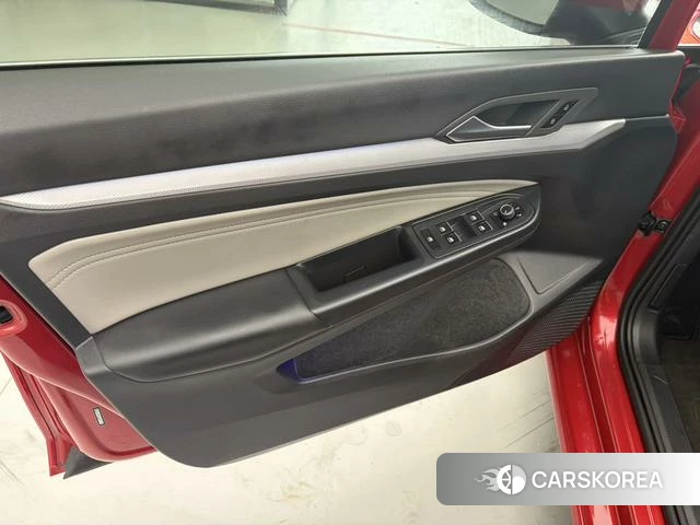 Volkswagen Golf 2023 Красный из Китая, фото 3