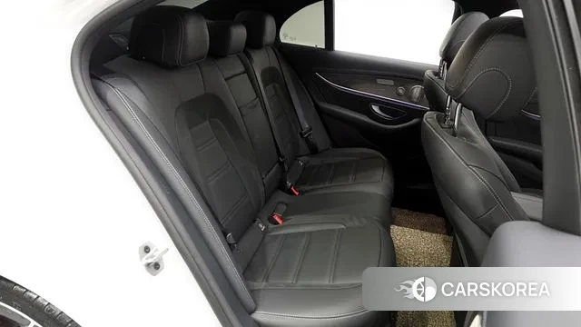 Mercedes-Benz E-Class W213 2022 Белый из Кореи, фото 3