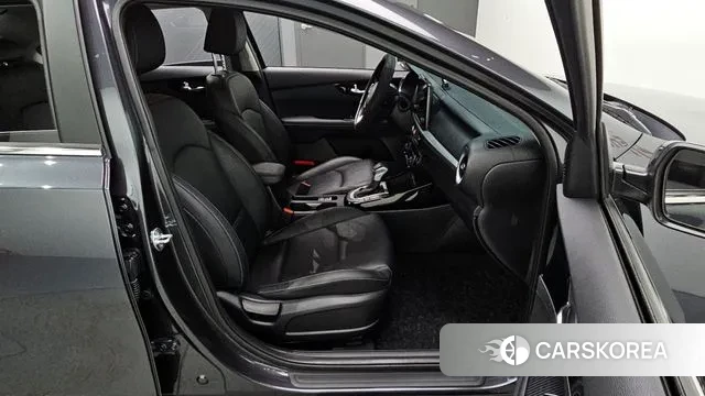 Kia The New K3 2nd generation 2022 Серый из Кореи, фото 3