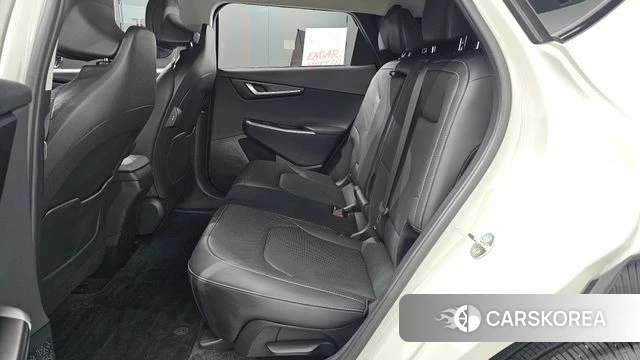 Kia EV6 2023 Жемчужный цвет из Кореи, фото 3