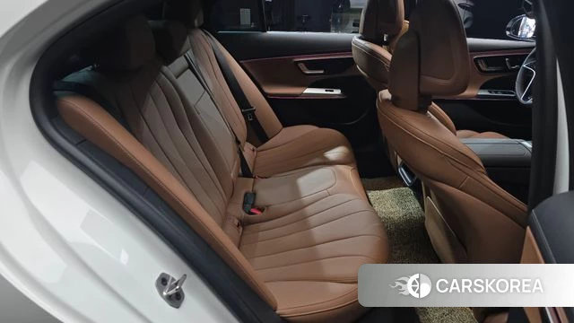 Mercedes-Benz E-Class W214 2025 Белый из Кореи, фото 3