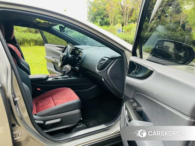 Lexus NX 2024 Серебристо-серый из Китая, фото 3