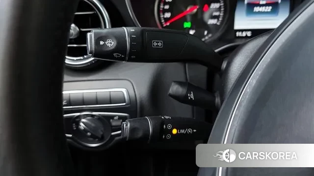 Mercedes-Benz C-Class W205 2018 Серебристо-серый из Кореи, фото 3