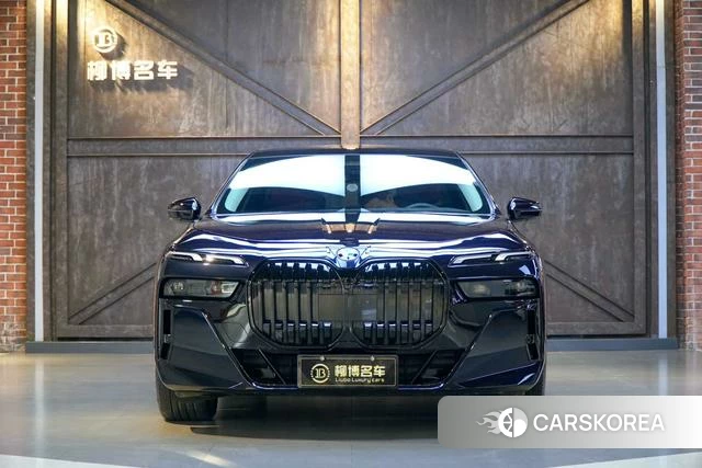 BMW 7 series 2024 Черный из Китая, фото 3