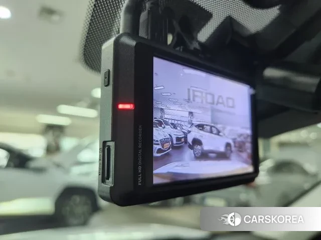 Hyundai Venue 2023 Белый из Кореи, фото 3