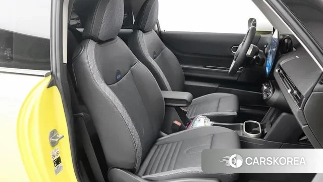 Mini Cooper C 4th generation 2025 Желтый из Кореи, фото 3