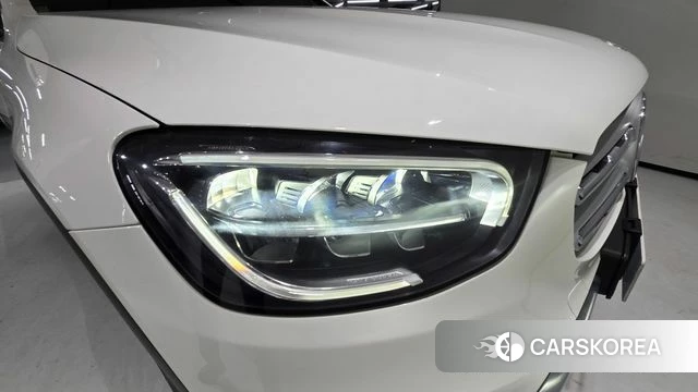 Mercedes-Benz GLC-Class X253 2021 Белый из Кореи, фото 3