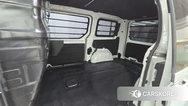 Hyundai Staria 2022 Белый из Кореи, фото 3