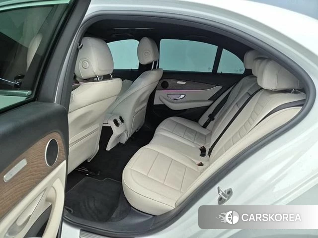 Mercedes-Benz E-Class W213 2023 Белый из Кореи, фото 3