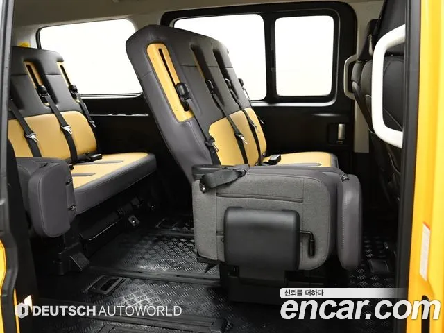 Hyundai Staria 2023 Желтый из Кореи, фото 3