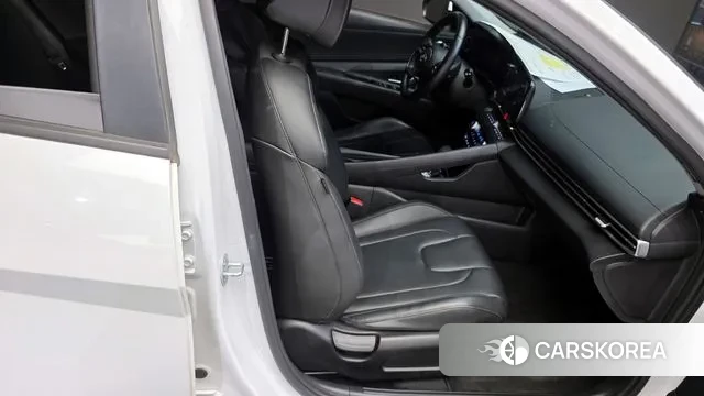 Hyundai Avante Hybrid (CN7) 2022 Белый из Кореи, фото 3