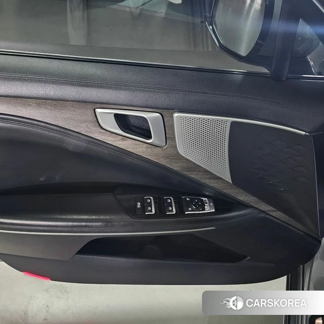 Kia K8 2023 Серебристо-серый из Кореи, фото 3