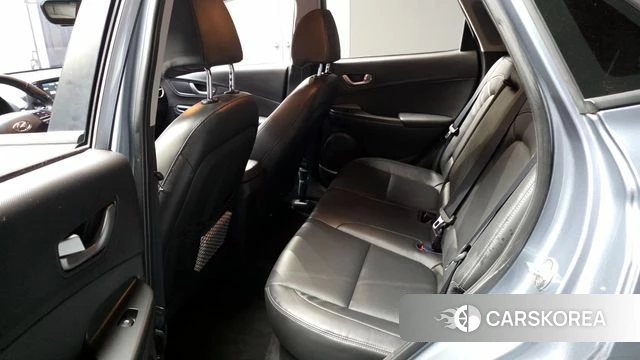 Hyundai Kona 2018 Серебристо-серый из Кореи, фото 3