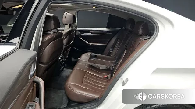 BMW 5 Series (G30) 2018 Белый из Кореи, фото 3