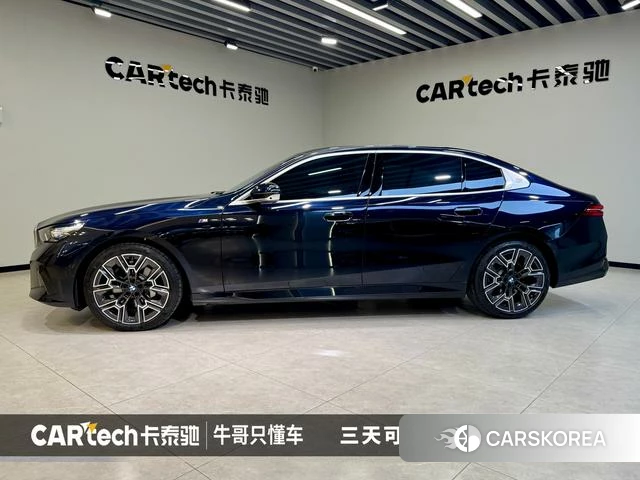 BMW 5 series 2025 Черный из Китая, фото 3