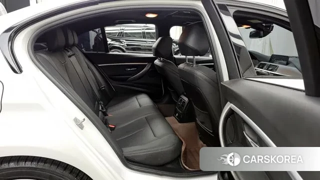 BMW 3 Series (F30) 2018 Белый из Кореи, фото 3