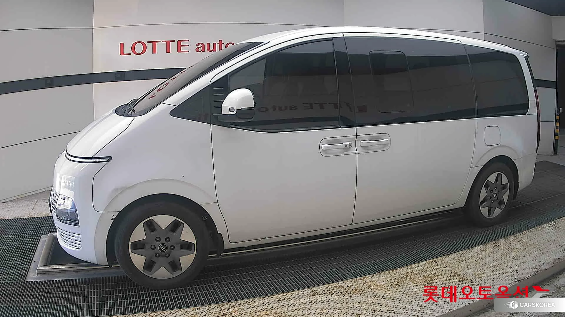 Hyundai Staria 2022 Белый из Кореи, фото 3
