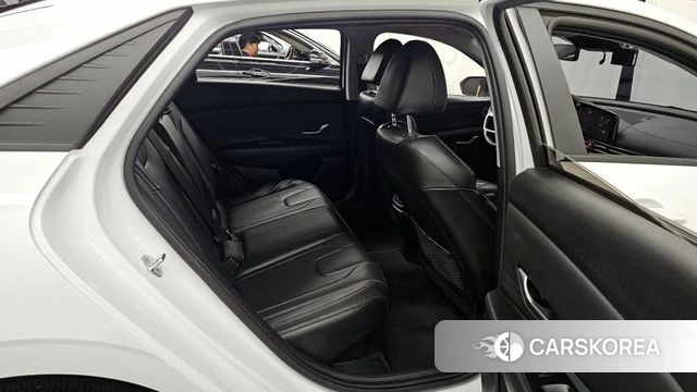 Hyundai Avante Hybrid (CN7) 2022 Белый из Кореи, фото 3