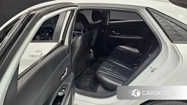 Hyundai The New Avante (CN7) 2024 Белый из Кореи, фото 3