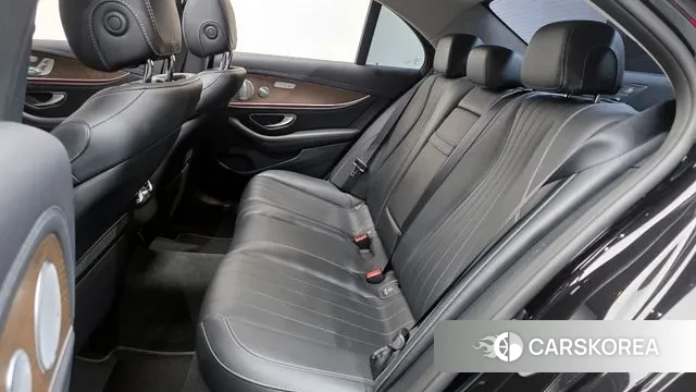 Mercedes-Benz E-Class W213 2018 Черный из Кореи, фото 3