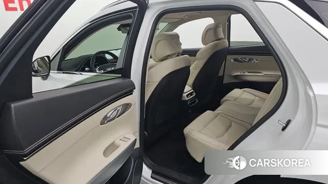 Genesis GV70 2023 Белый из Кореи, фото 3