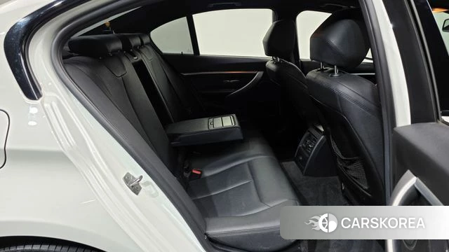 BMW 3 Series (F30) 2018 Белый из Кореи, фото 3