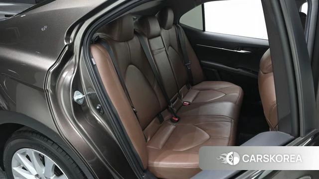 Toyota Camry (XV70) 2020 Коричневый из Кореи, фото 3