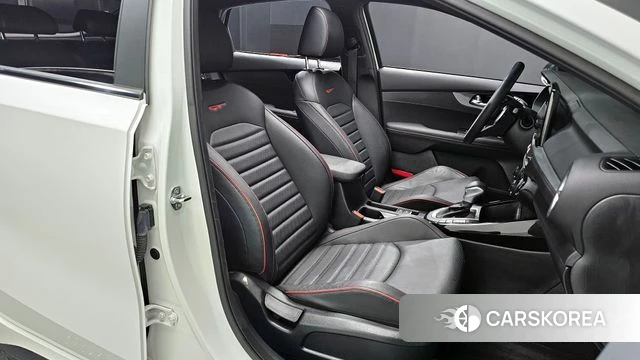 Kia The New K3 2nd generation 2024 Белый из Кореи, фото 3