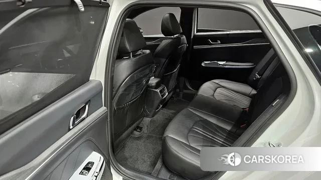 Kia The New K5 3rd generation 2023 Белый из Кореи, фото 3