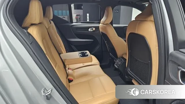 Volvo XC40 2019 Серебряный из Кореи, фото 3