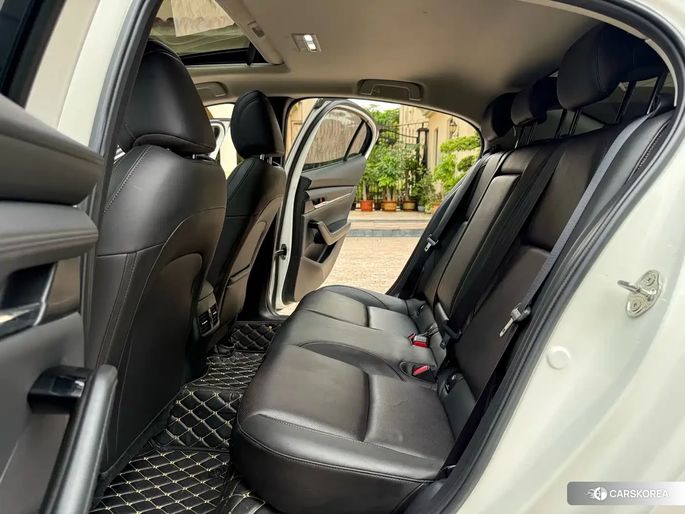 Mazda 3 2023 Белый из Китая, фото 3
