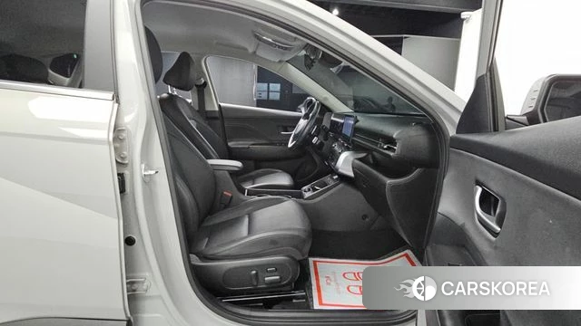 Hyundai Kona (SX2) 2023 Серебристо-серый из Кореи, фото 3