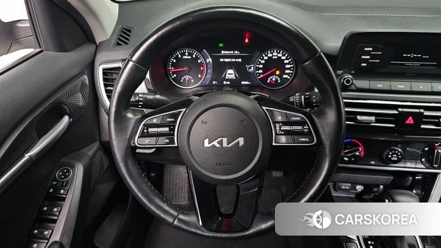 Kia Seltos 2022 Белый из Кореи, фото 3