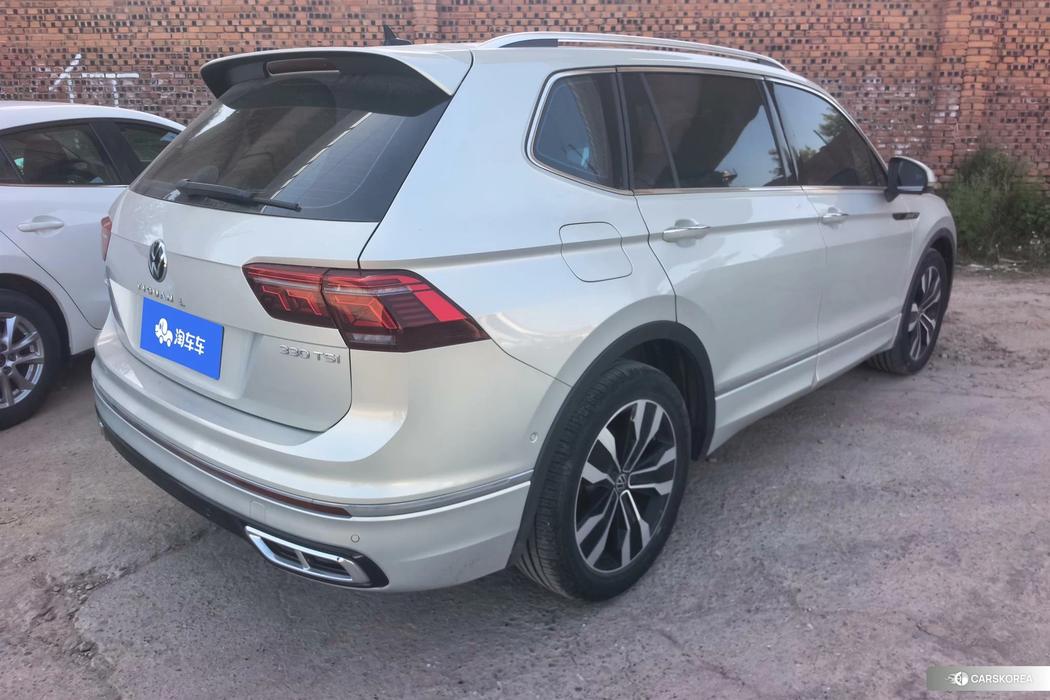 Volkswagen Tiguan L 2023 Серебристо-серый из Китая, фото 3