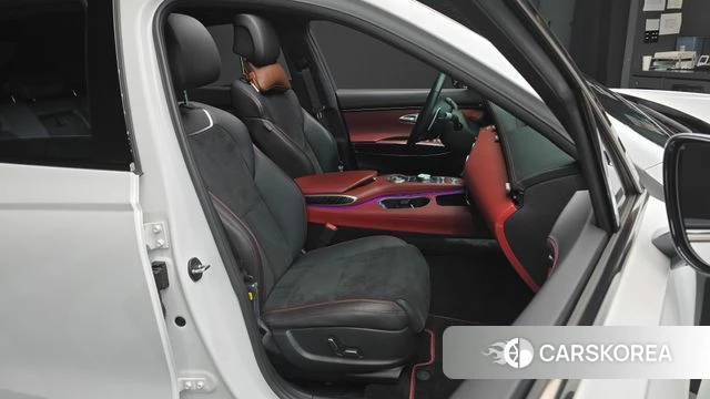 Genesis GV70 2022 Белый из Кореи, фото 3