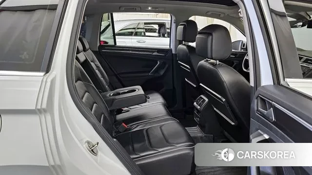 Volkswagen Tiguan second Generation 2018 Белый из Кореи, фото 3