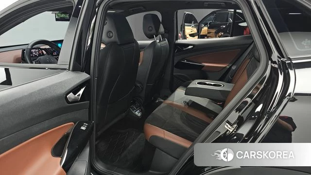 Volkswagen ID.4 2023 Черный из Кореи, фото 3