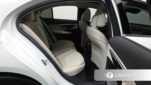Mercedes-Benz E-Class W214 2024 Белый из Кореи, фото 3