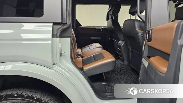 Ford Bronco 6th Generation 2022 Цвет галактики из Кореи, фото 3