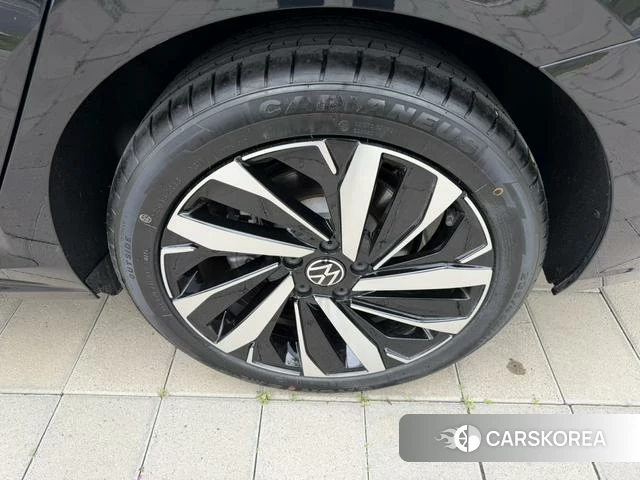 Volkswagen Passat 2023 Черный из Китая, фото 3