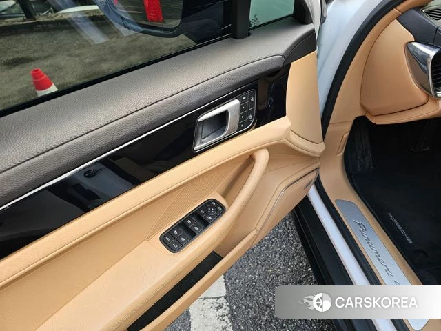 Porsche Panamera (971) 2022 Белый из Кореи, фото 3