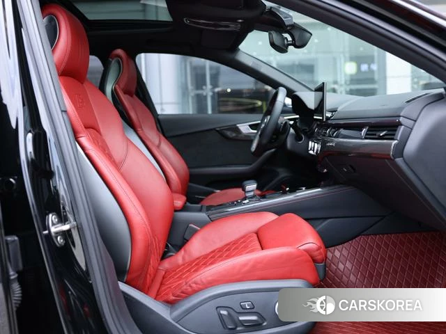 Audi S4 2021 Черный из Китая, фото 3