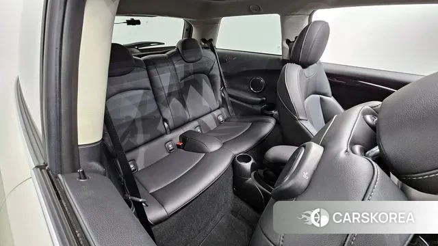 Mini Cooper 2019 Жемчужный цвет из Кореи, фото 3