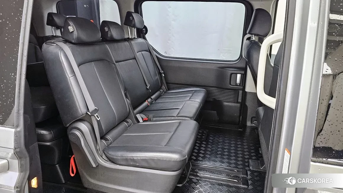 Hyundai Staria 2022 Серебряный из Кореи, фото 3