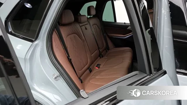 BMW X5 (G05) 2024 Серебристо-серый из Кореи, фото 3