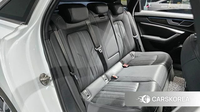 Audi A6 (C8) 2021 Белый из Кореи, фото 3