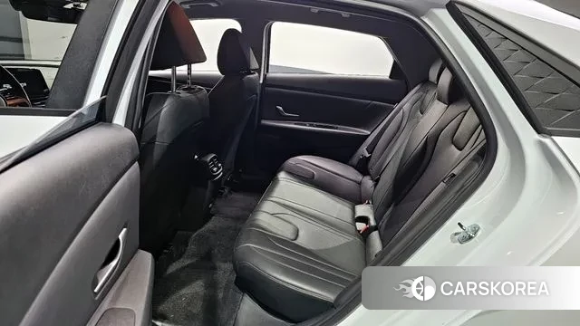 Hyundai The New Avante (CN7) 2024 Белый из Кореи, фото 3