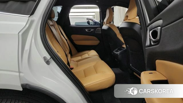 Volvo XC60 second Generation 2024 Белый из Кореи, фото 3