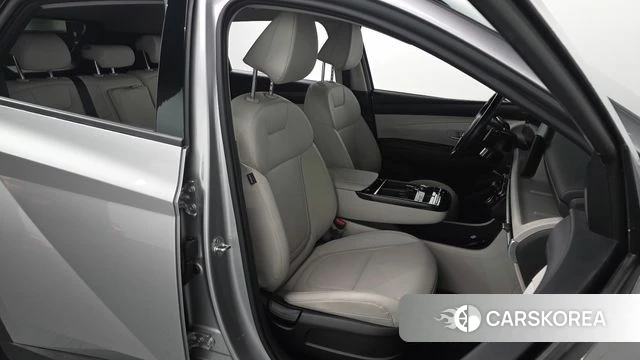 Hyundai The New Tucson (NX4) 2024 Серебристо-серый из Кореи, фото 3